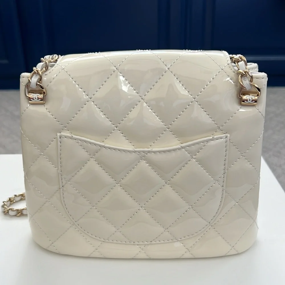 Chanel 2023 patent leather hobo bag